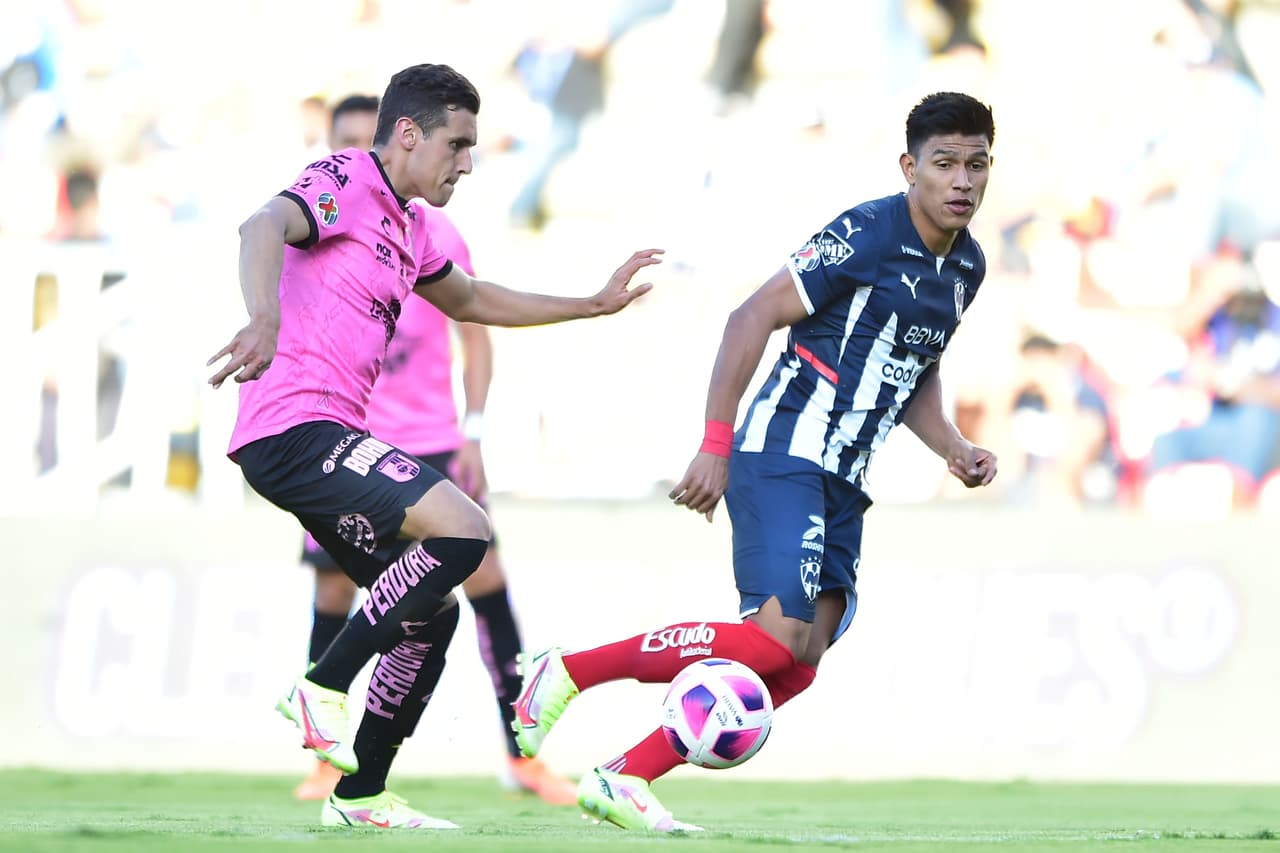 Con el solitario gol de Erik Vera, Querétaro logra imponerse 1-0 ante un poderoso Monterrey.
