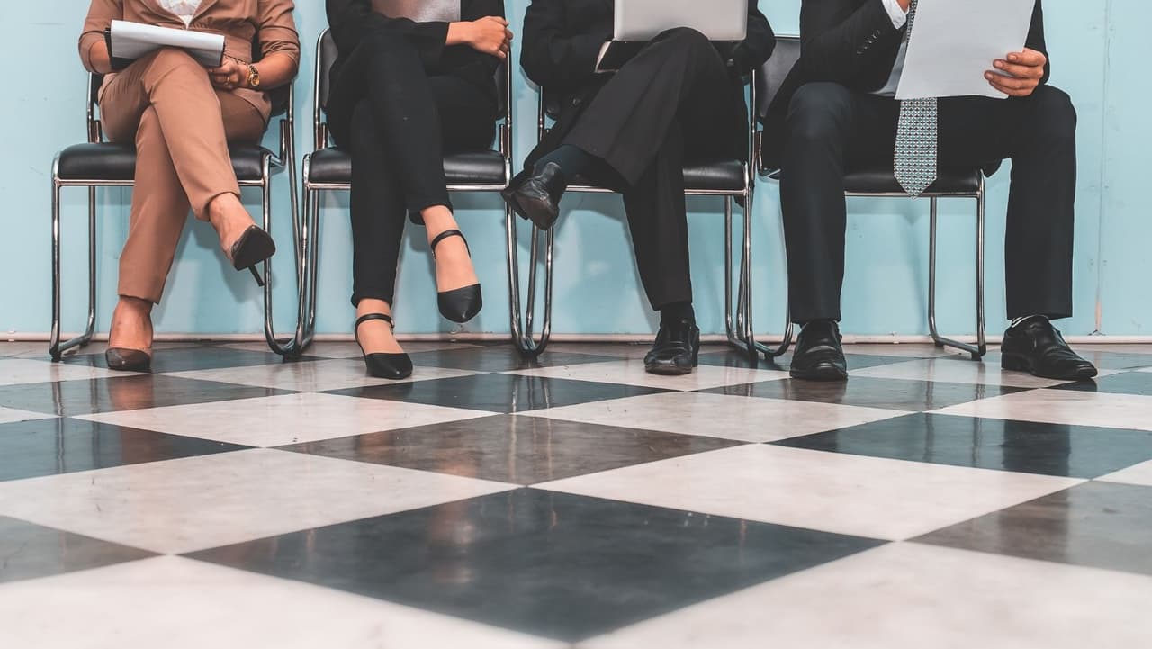 Además, se recomienda que practiques tu argumento y hacer un seguimiento a tu solicitud.