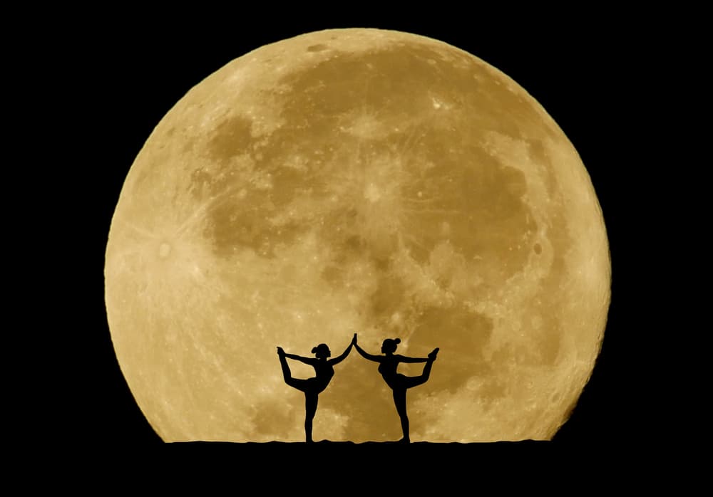 Este plenilunio reviste una singular importancia ya que ocurre bajo los efectos del equinoccio y en el signo de Libra que es el opuesto al punto vernal de Aries iniciado el 20 de marzo.