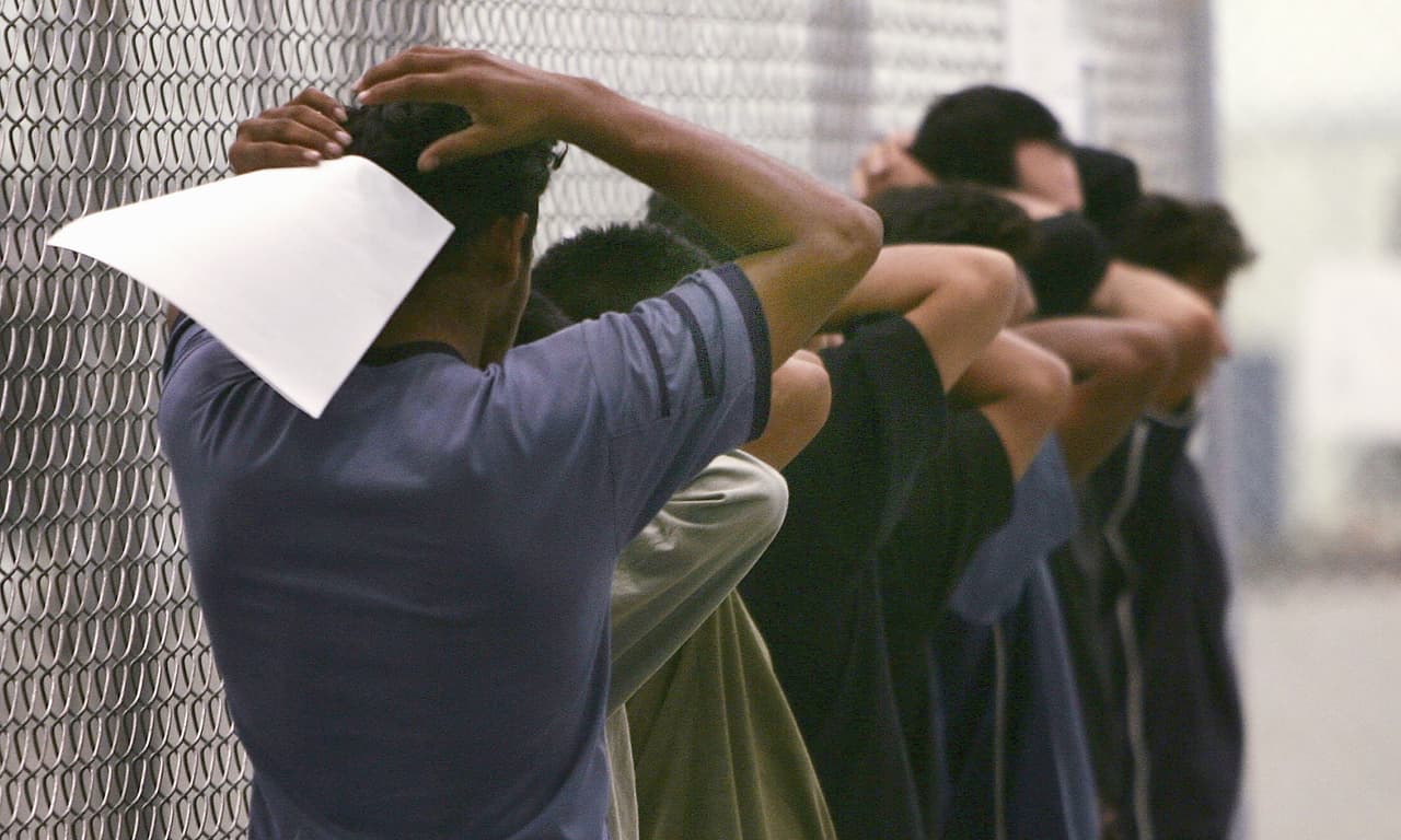 Estudio: la población indocumentada en EEUU se redujo en 1.2 millones en 10 años