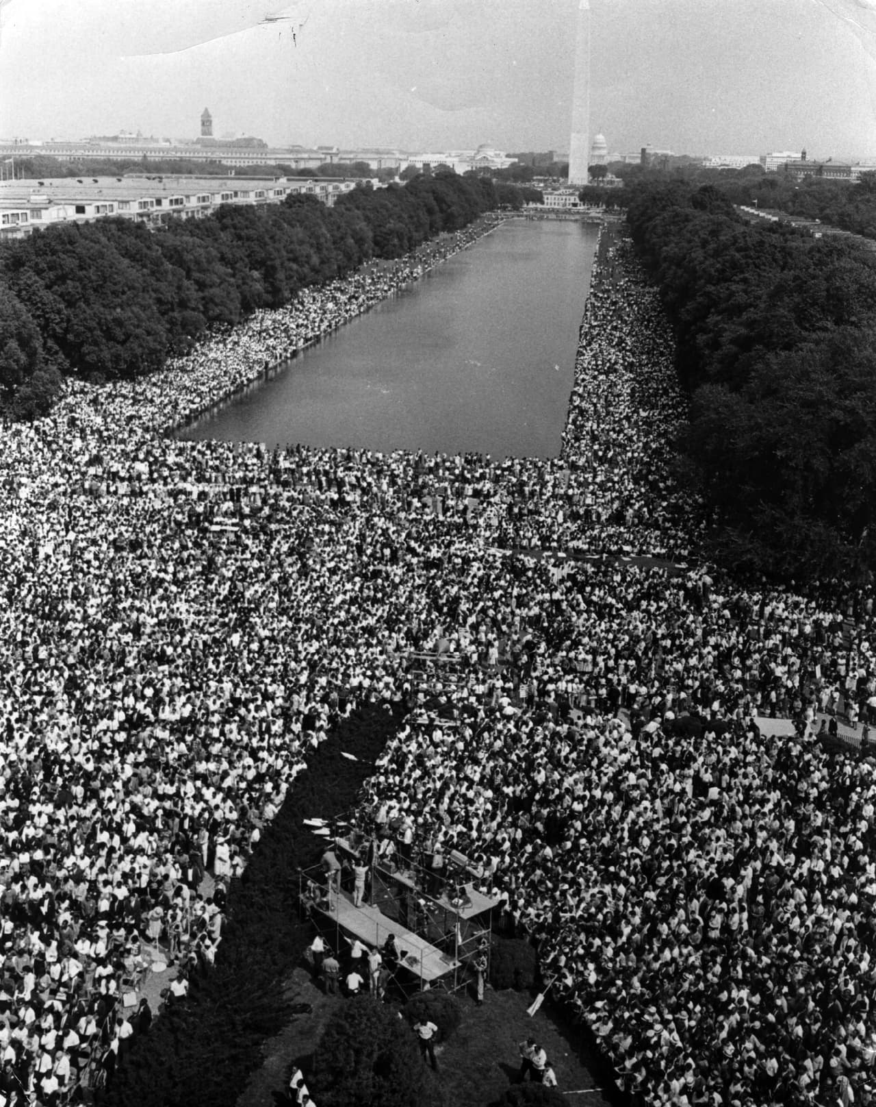 En 1963, King fue una de las fuerzas impulsoras de la Marcha por el Empleo y la Libertad, más comúnmente conocida como la "Marcha en Washington", que atrajo a más de un cuarto de millón de personas.
