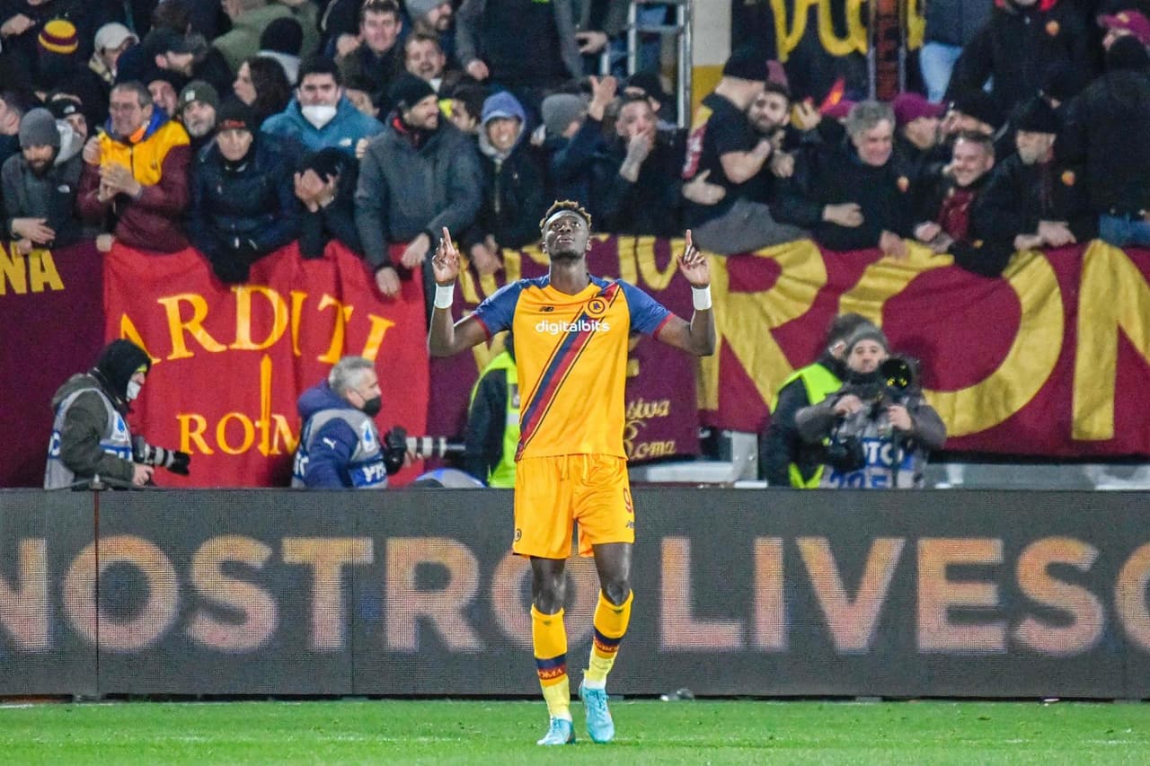 La Roma saca triunfo sobre Spezia ya en minutos agregados durante la fecha 27 en la Serie A. Tammy Abraham (90+9+) se encargó de cobrar un penalti para darle la victoria a 'la Loba'.