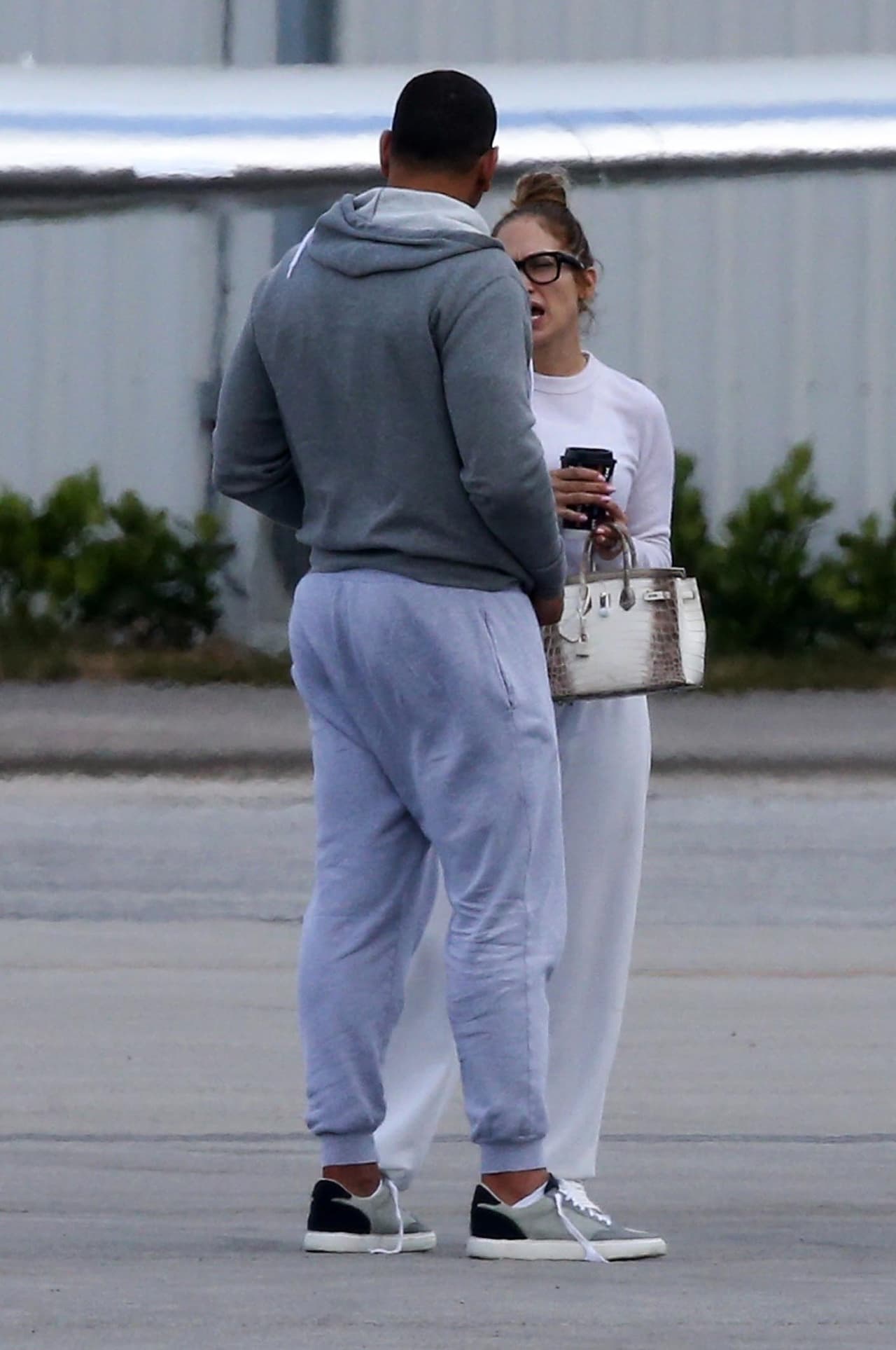 La pareja había pasado unos días de ensueño junto a sus hijos, con quienes celebraron sus logros educativos.