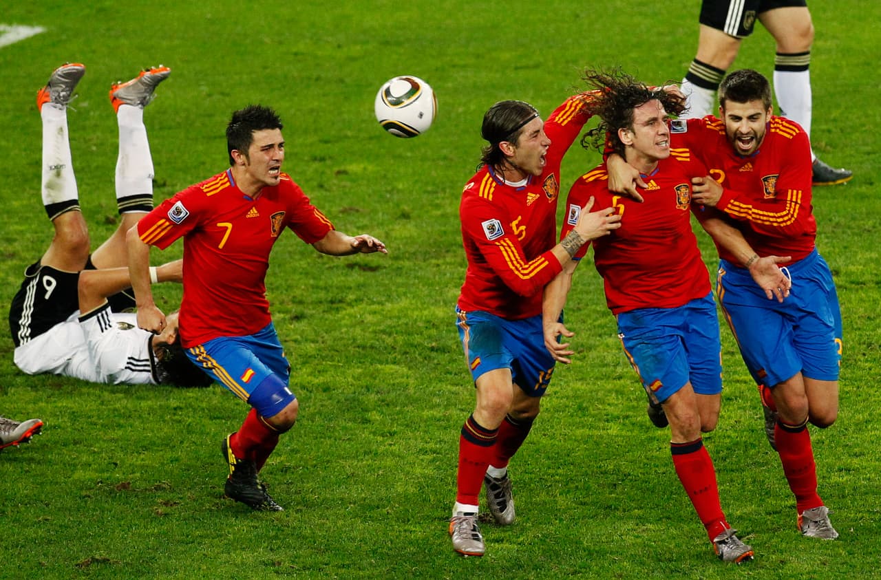 Puyol anotó aquel gol que catapultó a España rumbo a la Final de la Copa del Mundo. Fue uno de sus tres goles internacionales en compeeticiones internacionales, aunque sin duda, el gol ante la Mannschaft fue el de mayor relevancia.