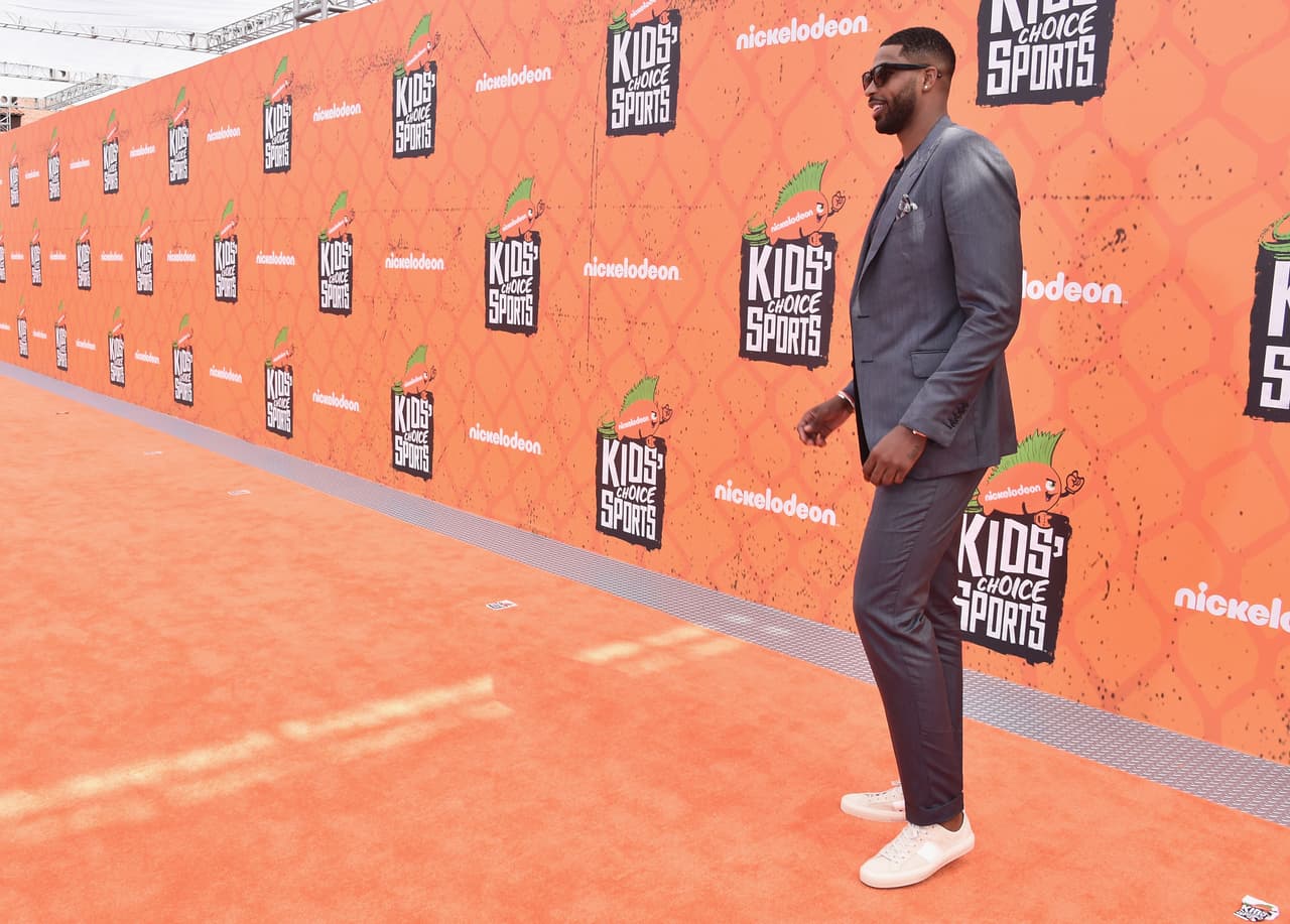 “Tristan sabía que los paparazzi estaban tomando fotos suyas en New York, pero eso no impidió que llevara a una mujer a su hotel”, dijo el allegado.