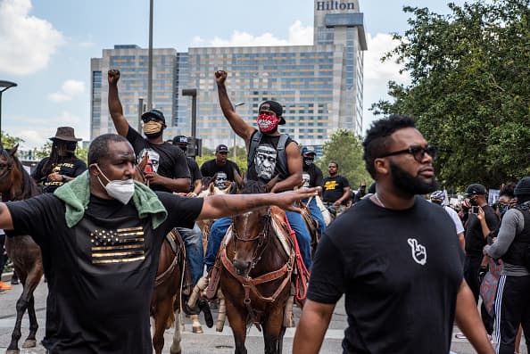 Gobernador de Texas reacciona a protestas en el estado y asegura no se necesita intervención del ejército