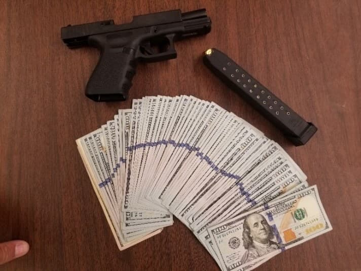 Se decomisaron $358,000 en efectivo y $300,000 en activos de esta red criminal.