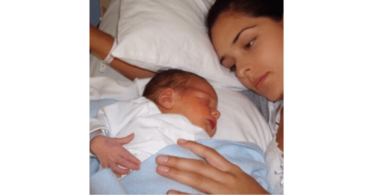 Grettell Valdez y su hijo Santino