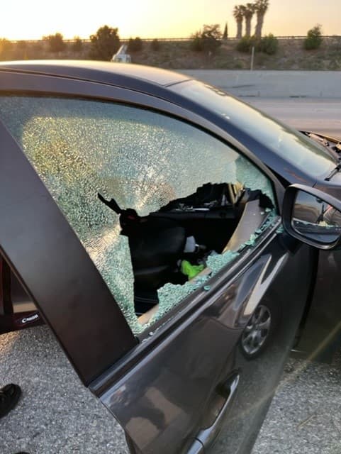 La familia ha creado una cuenta de
<a href="https://www.gofundme.com/f/help-family-on-the-710-shooting?member=18563353&sharetype=teams&utm_campaign=p_na+share-sheet&utm_medium=copy_link&utm_source=customer" target="_blank">GoFundMe</a> para recoger fondos para pagar los gastos de que ahora tienen debido a este incidente.