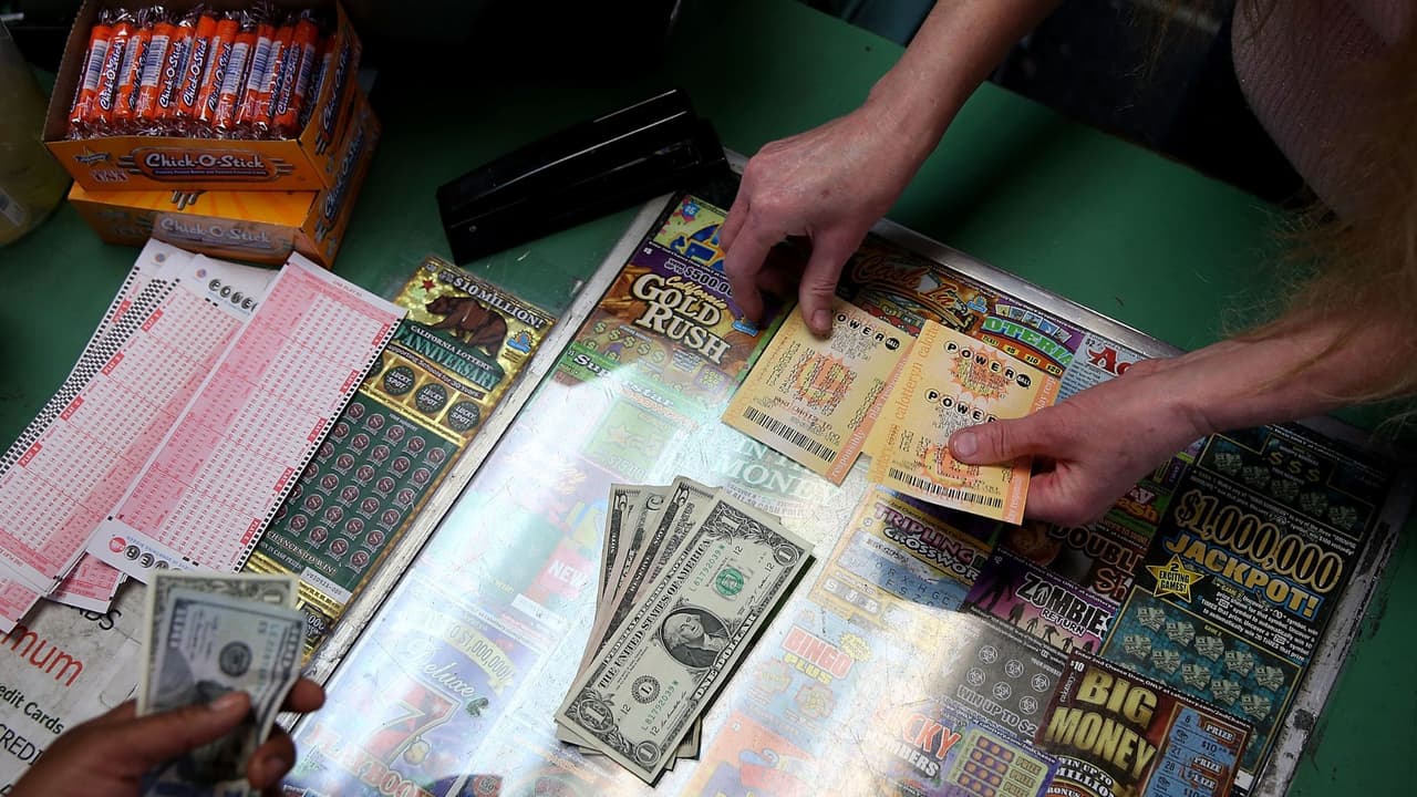 Texas tiene nuevo millonario: Residente del área de Houston gana $1 millón en el sorteo de la lotería
