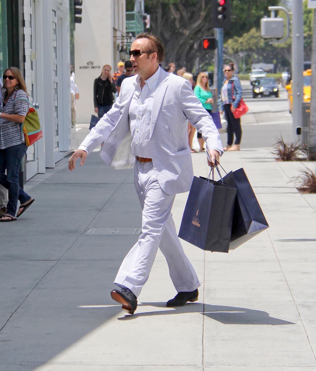 Cage tiene comúnmente la agenda apretada, lo que les impide pasar mucho tiempo juntos.