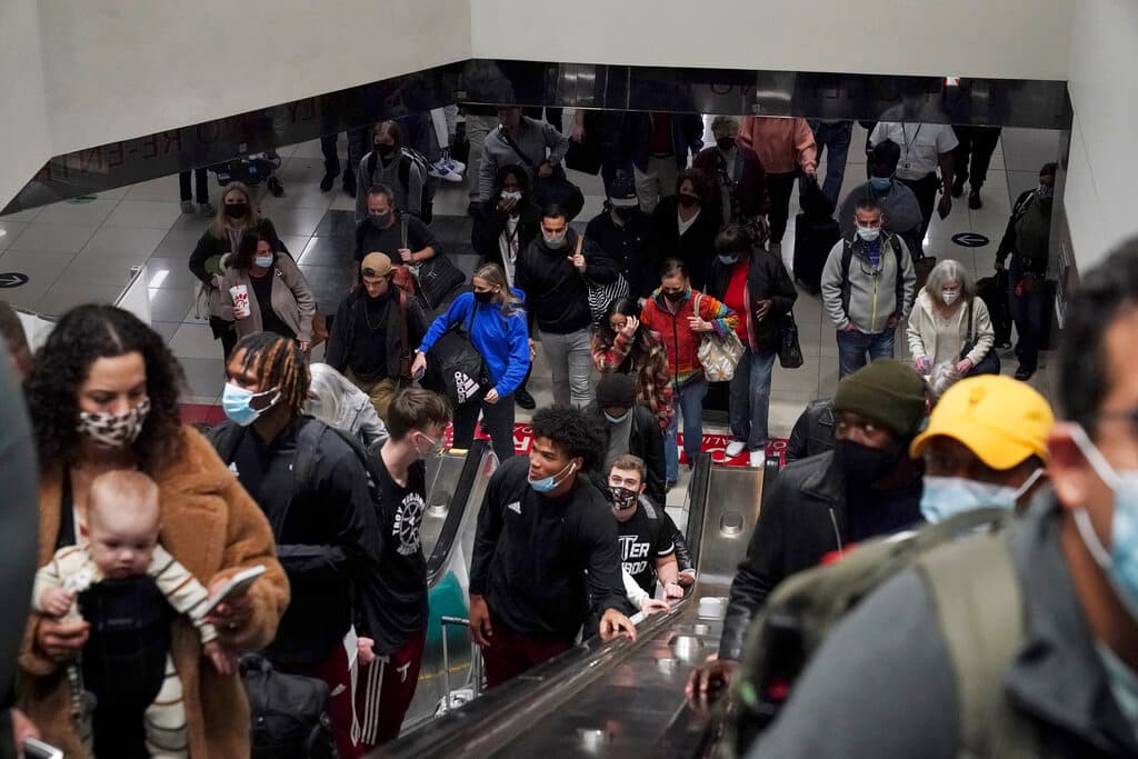 Las razones por las que viajar en avión para 'Thanksgiving' será peor que hacerlo en carro