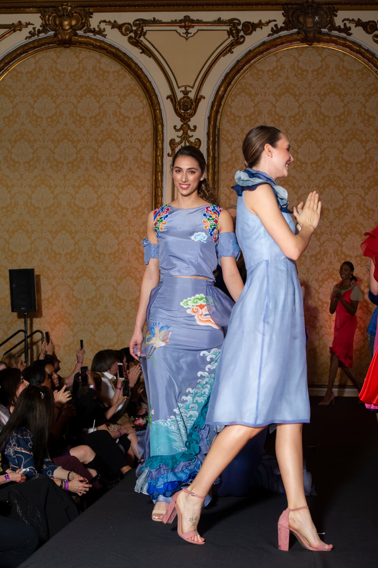 Los estampados de Agaati en la pasarela de la San Francisco Community Fashion Week.