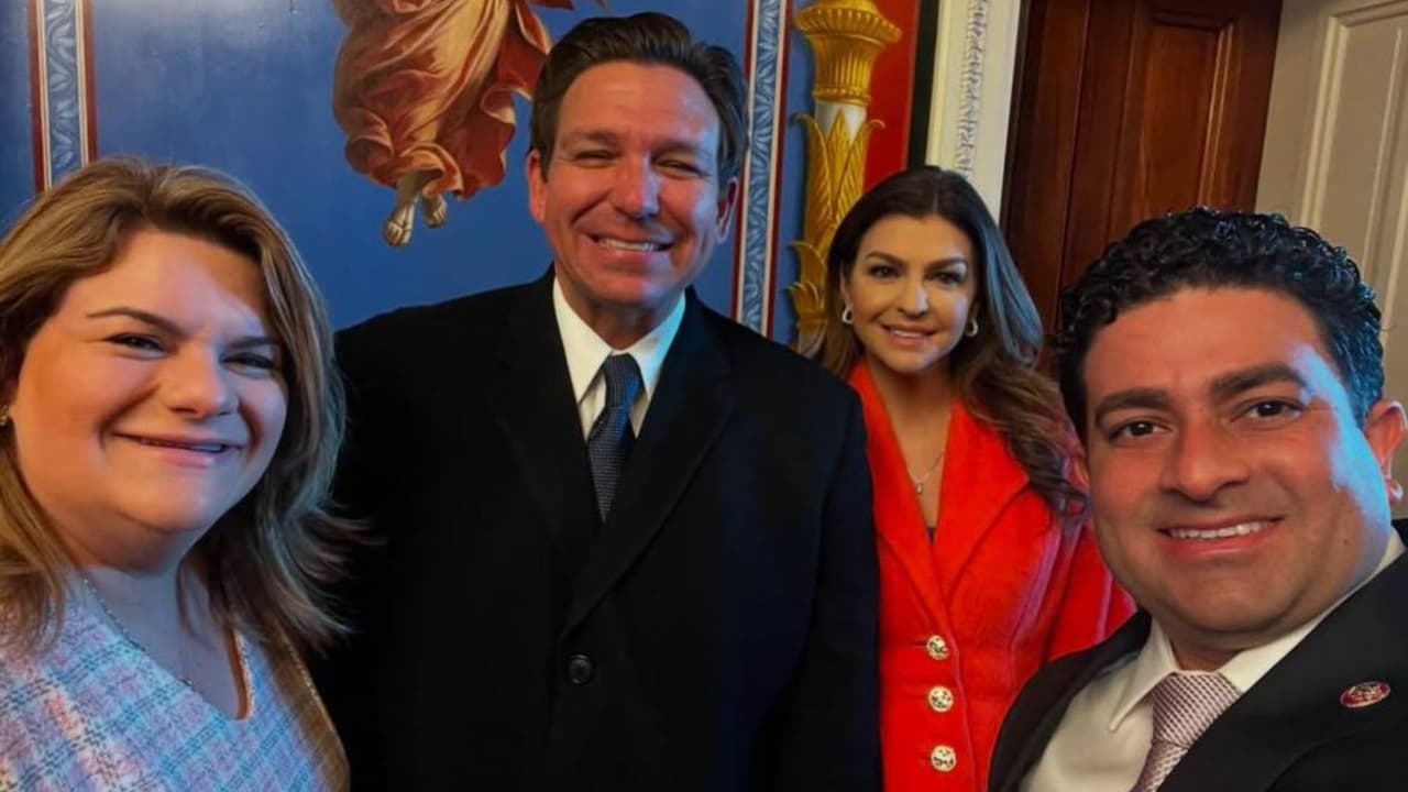 Jenniffer González asiste a la juramentación de Trump y le da su respaldo al presidente