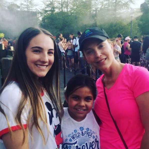 Para Laura Flores no hay ni la más mínima diferencia entre el amor que siente hacia sus hijos adoptivos y los biológicos.