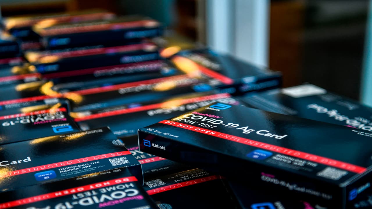 Seguros médicos privados deberán pagar pruebas caseras de covid-19