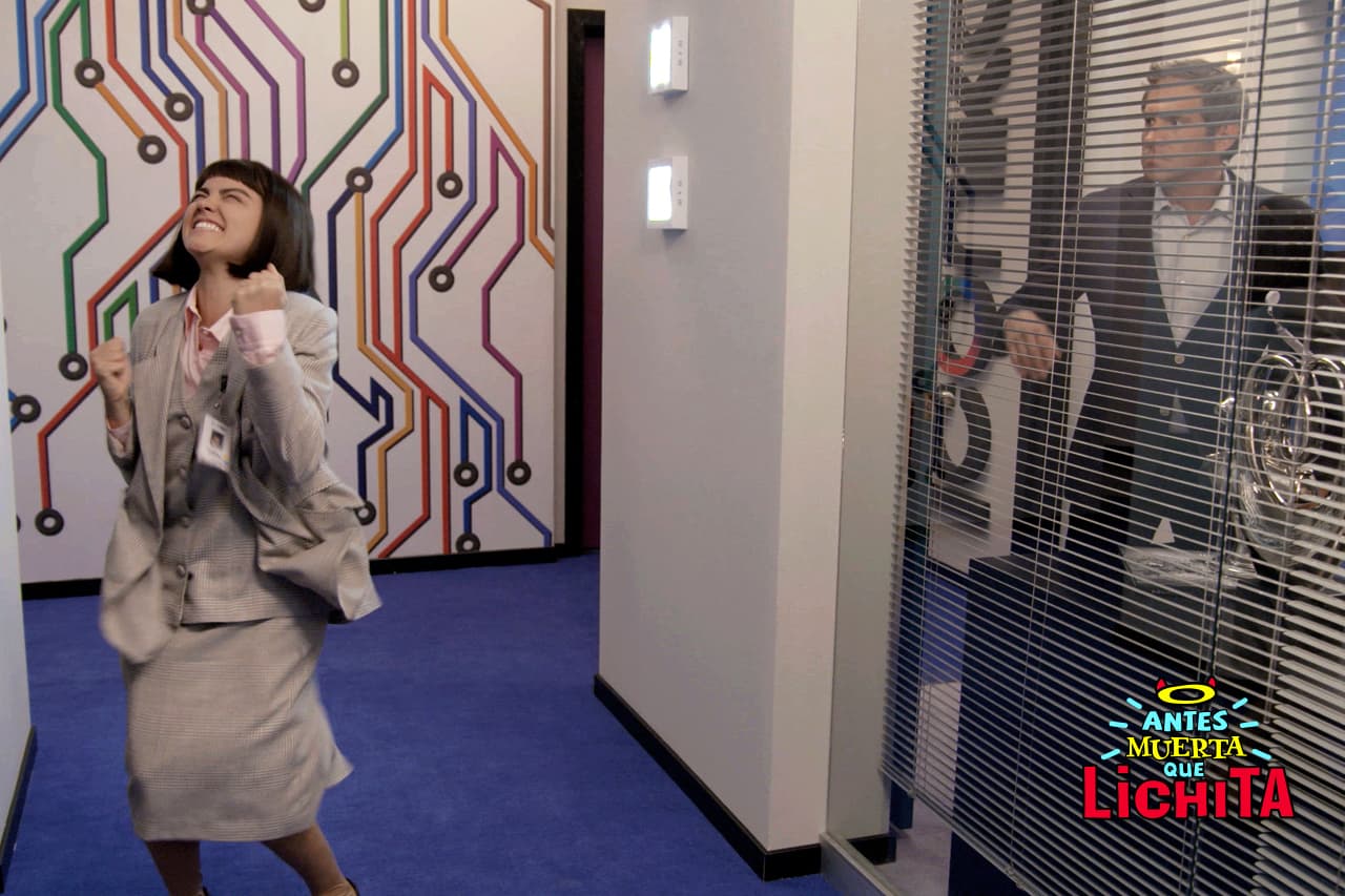 Tras conseguir la cuenta Oki Oki Jinsei, Roberto nombra a Lichita la directora creativa de la marca japonesa.