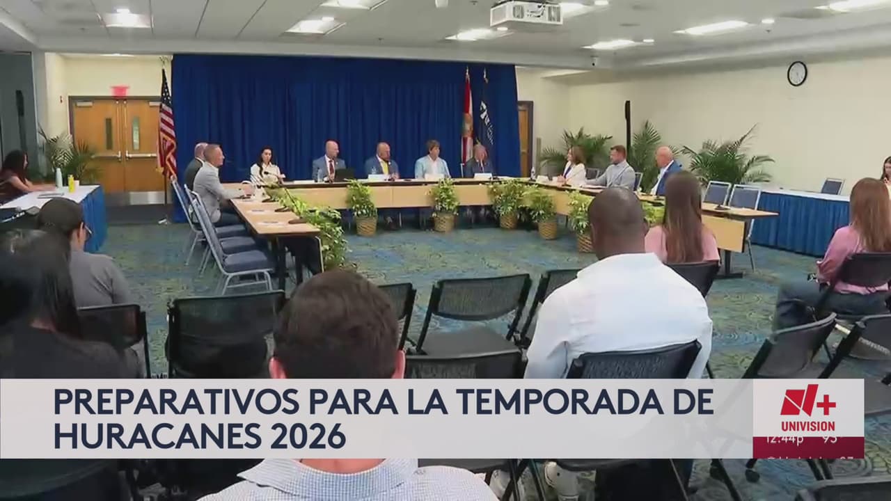 Autoridades y expertos se reunieron en FIU para discutir sobre cómo responder ante los huracanes