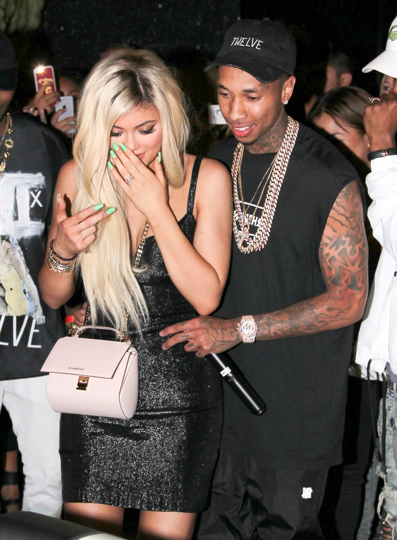 Cuando Tyga y Kylie salían de la fiesta posterior a los AMAs Awards hubo una fuerte revelación.