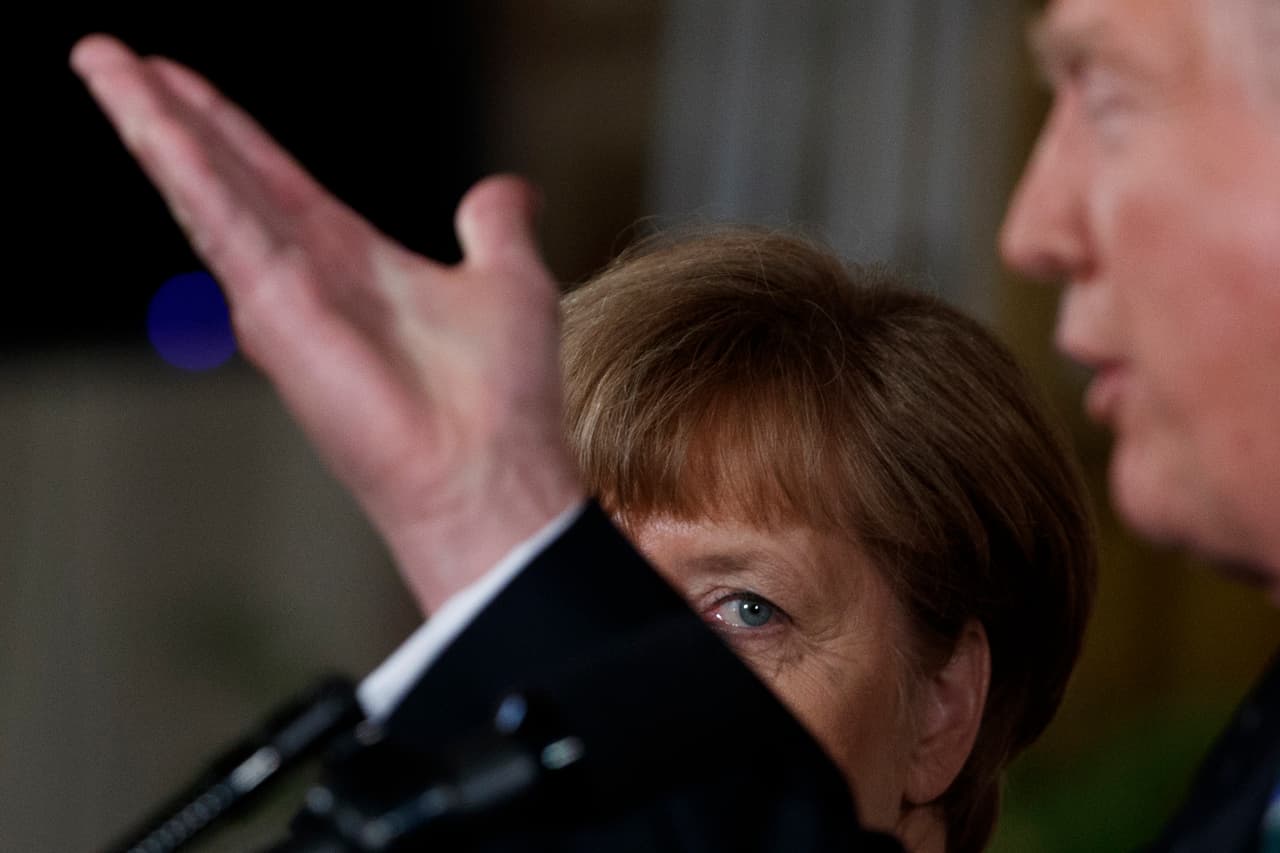 <b>Anfitrión gentil. </b>Donald Trump recibe a Ángela Merkel en la Casa Blanca. Una reunión cordial a pesar de las diferencias entre los dos mandatarios. 17 de marzo de 2017.