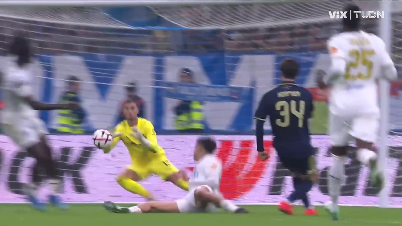 ¡'Hormiga' iba a hacer un golazo! El mexicano estuvo a punto de hacer el gol del torneo