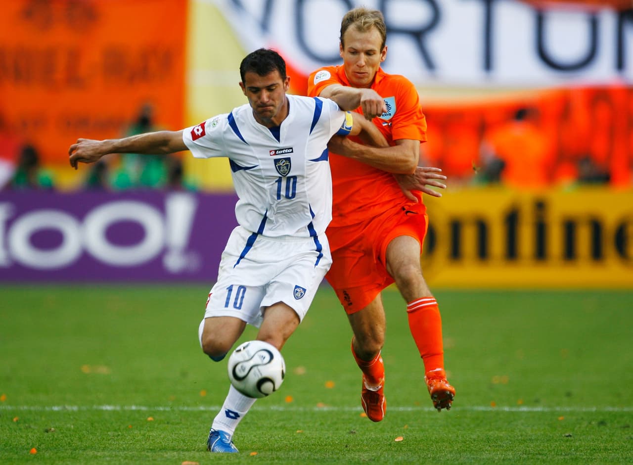 Uno de los mediocampistas más finos de Europa en aquellos años era 
<b>Dejan Stankovic, leyenda de la Lazio y el Inter de Milán.</b>