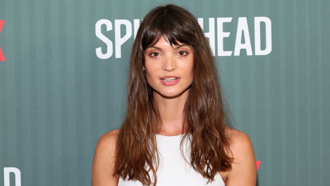 Muere la actriz Charlbi Dean de manera repentina a los 32 años