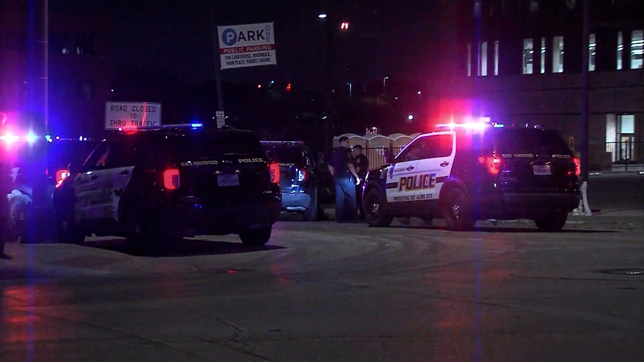 Policías encuentran a un joven muerto a tres cuadras del River Walk