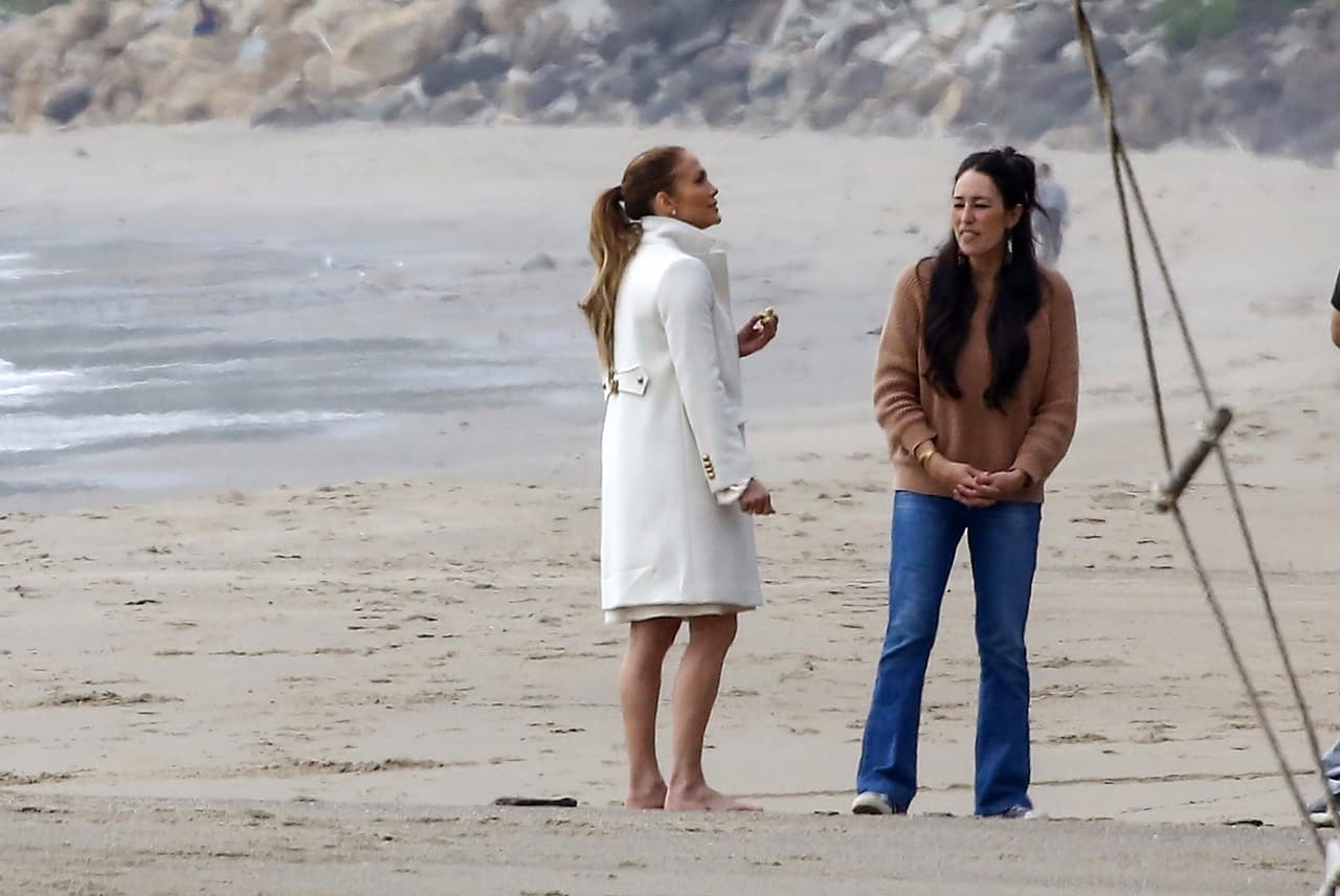 Alex Rodríguez consiguió que para la remodelación, Jennifer López fuese asesorada por Joanna Gaines, estrella del programa 
<b>'Fixer Upper'</b>, que se enfoca en hacer importantes mejoras en las propiedades.