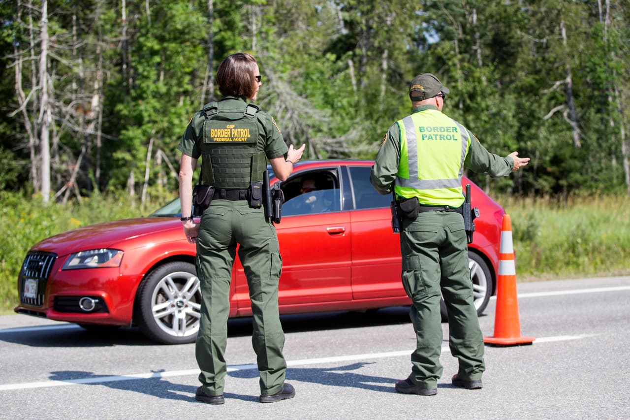 De la frontera a la guarida de los ‘coyotes’: los choferes de Uber que se dedican a transportar indocumentados  
