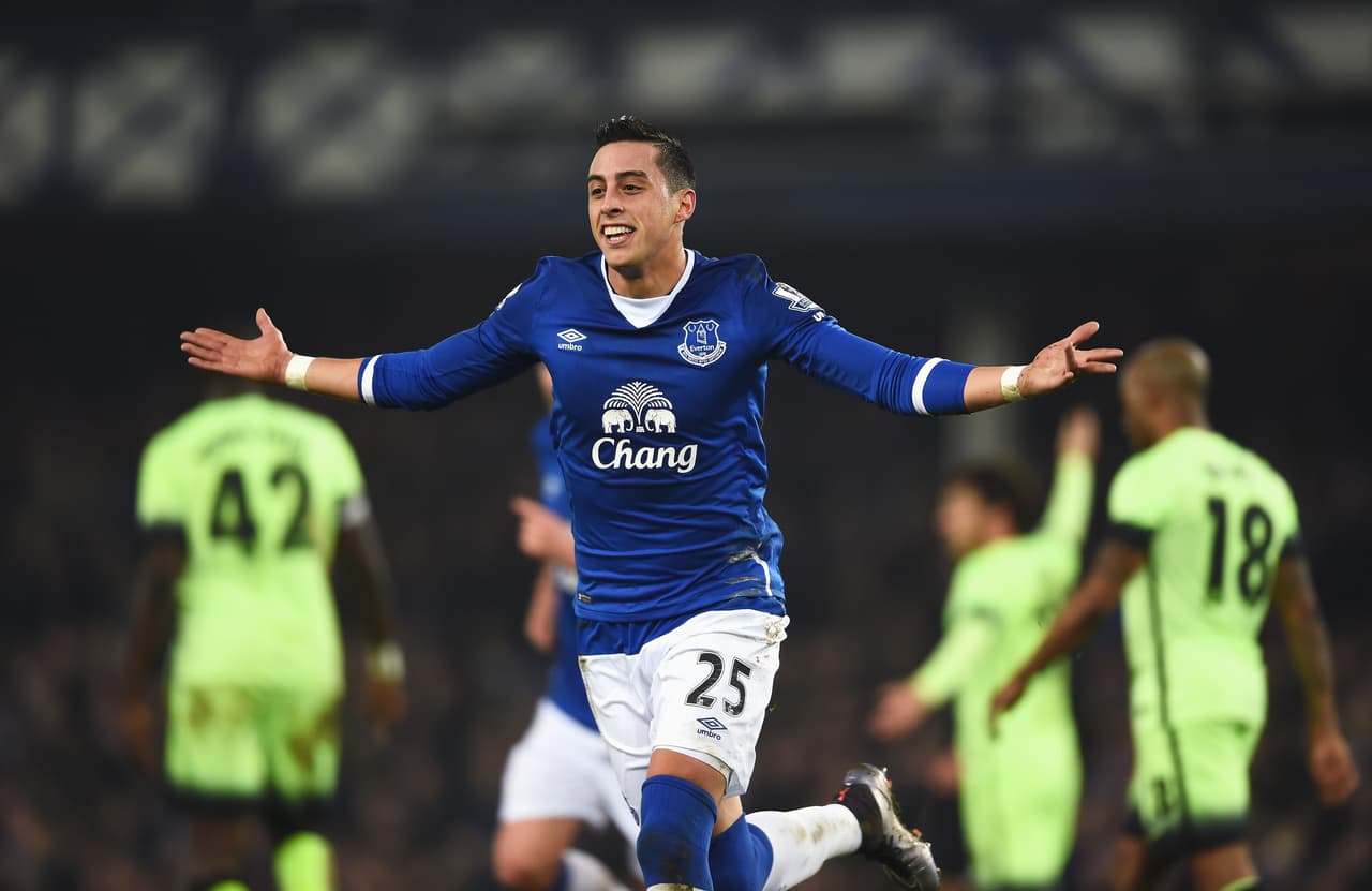 Funes y Lukaku acercan a Everton a la final de Copa de Liga de la que se aleja el Man-City