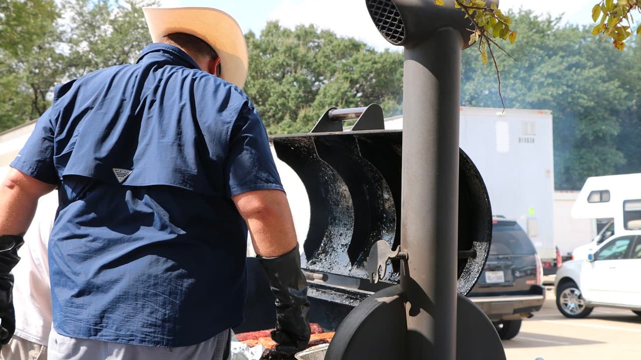 <b>Precios de las entradas Premium o flexibles de un día</b> para la Feria Estatal de Texas 2023:
<br>A diferencia de los pases por un día, que se tienen que comprar para un día en específico,
<b>estas entradas son válidas para cualquiera de los 24 días del evento</b>.
<br>👉🏻
<b>Entrada para un día</b>: $24
<br>👉🏻
<b>Dos entradas para un día y $50 en cupones para comida y atracciones:</b> $98
<br>👉🏻
<b>Cuatro entradas para un día y $50 en cupones para comida y atracciones: </b>$146