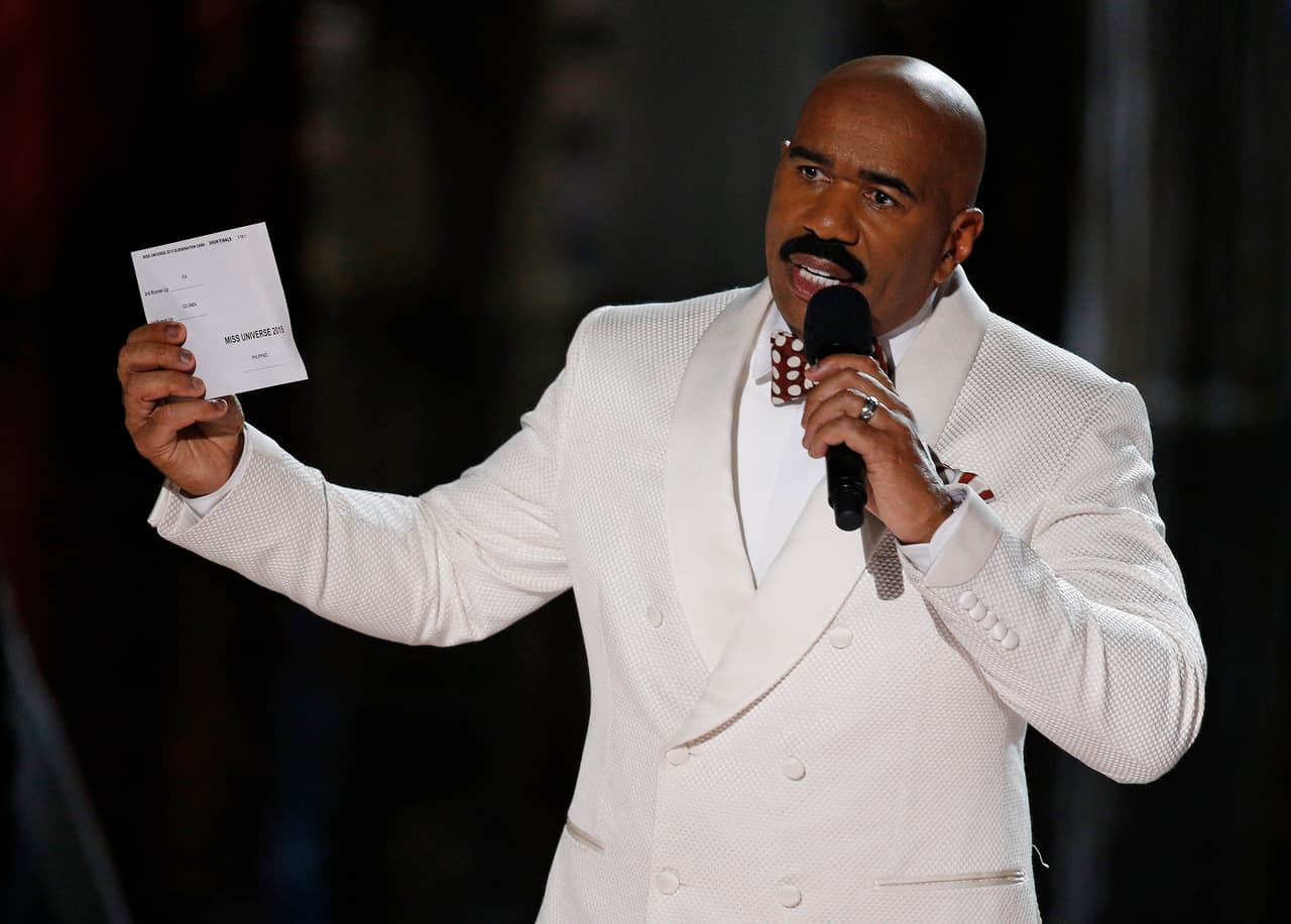"No se acerquen a mí", así le habla a su equipo Steve Harvey, el hombre que se equivocó en Miss Universo