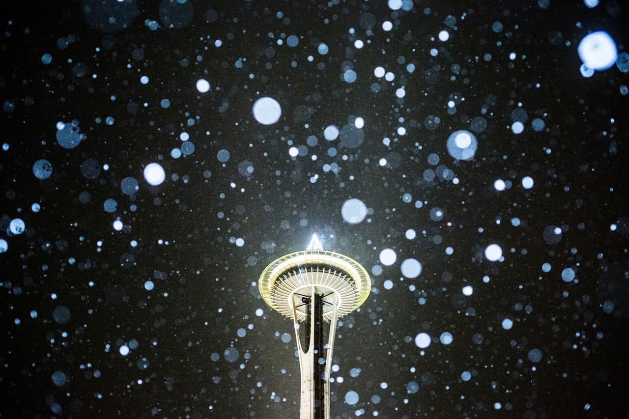 La nieve cae en Seattle.