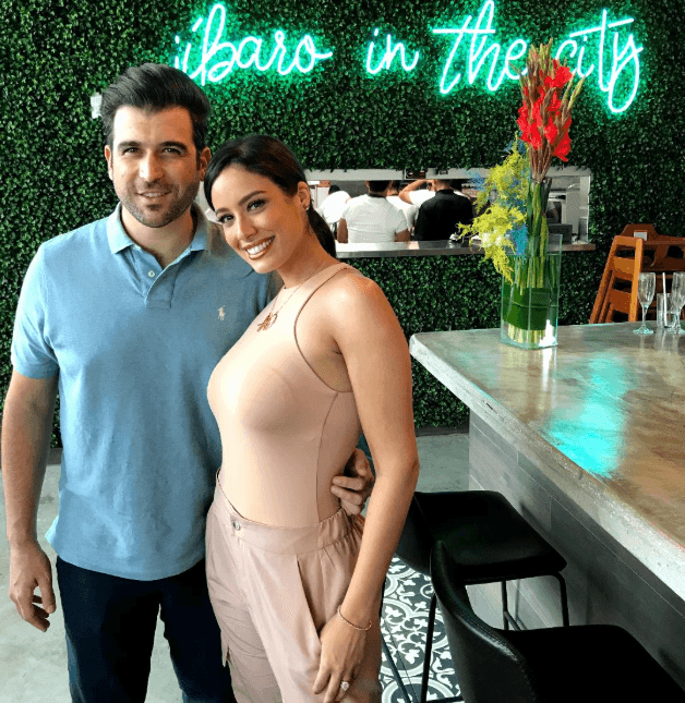 El restaurante de 4.800 pies cuadrados se especializa en servir brunch (algo que ellos describen como "brunchería") y Nuestra Belleza Latina 2014, 
<b>Aleyda Ortiz Casanova,</b> y su esposo fue una de las primeras parejas en ir a probar su oferta culinaria.