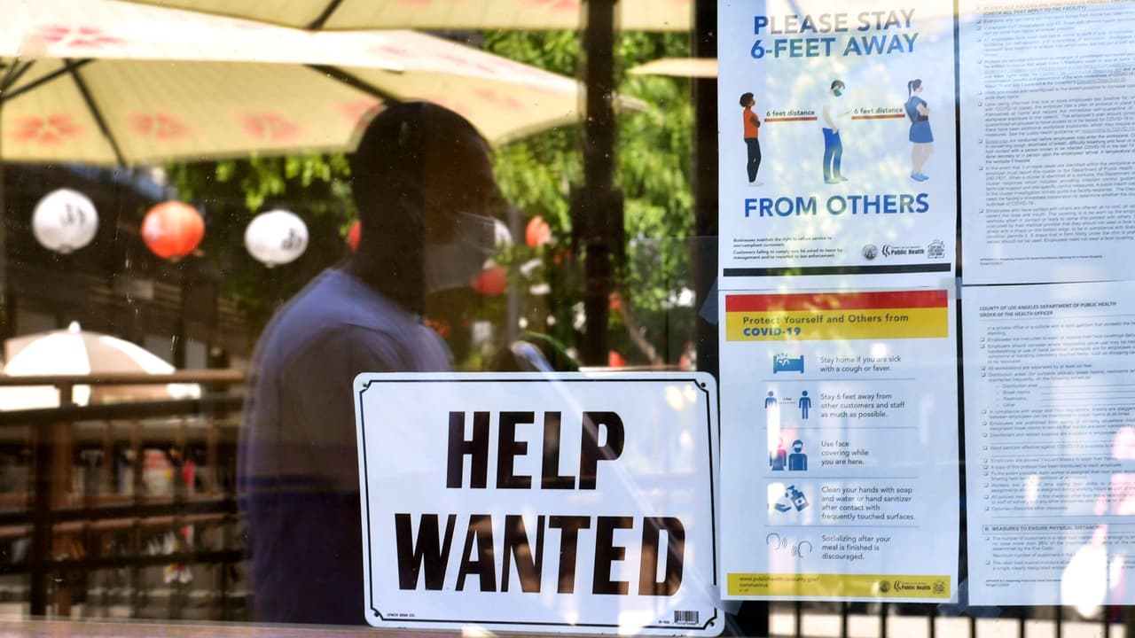 Más de 
<b>dos millones de personas en California dejaron de recibir los <a href="https://www.edd.ca.gov/about_edd/coronavirus-2019/cares-act.htm" target="_blank">beneficios por desempleo del EDD</a></b>, durante el fin de semana del feriado de Labor Day.