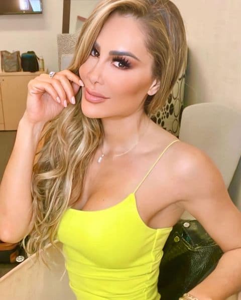 Este 13 de septiembre, TVNotas reportó que, de acuerdo con una fuente, el ‘Bombón asesino’ “se sometió a una cirugía de rostro con el médico Raúl López Infante” a finales del mes de julio. 
<br>