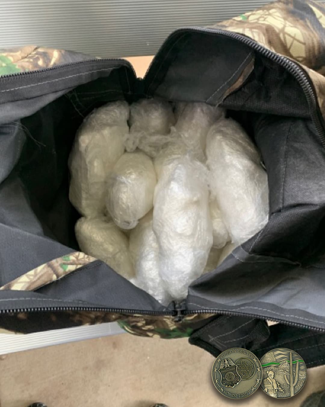 El jefe del sector Tucson, John Modlin, tuiteó que en un reporte de 4 días se realizaron 3,350 detenciones, se decomisaron 45 libras de metanfetaminas, se llevaron a cabo 15 actividades relacionadas con tráfico de personas y 10 con el contrabando de narcóticos. Se detuvieron 25 migrantes con antecedents delictivos.