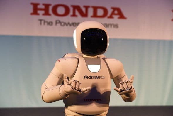 Se trata de un robot humanoide desarrollado por la compañía japonesa Honda (Sí, la misma de los autos).