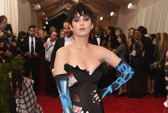 Ante esas declaraciones 'La California Girl' escribió en su Twitter: "Miren a la Regina George en piel de cordero", haciendo referencia a que Taylor era igual o peor que un personaje de la película 'Chicas Pesadas'.