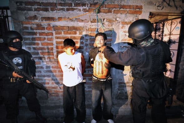 Distintos sectores han advertido que esta ley "puede traer más violencia" y demandan medidas para evitar que los jóvenes se vinculen a estos grupos.