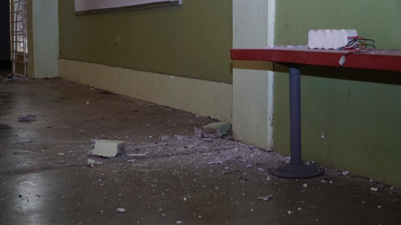 Irónicamente en el pasado, la escuela había sido designada por el gobierno como refugio para ser utilizada en caso de emergencias. Ante el terremoto, el refugio fue ubicado en el Centro Comunal de Alturas de Peñuelas II.