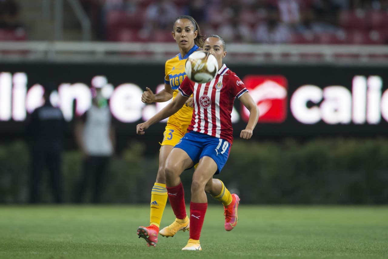 Tigres logró un frenético triunfo ante Chivas para llevarse un gol de ventaja en la Final de Ida de la Liga MX Femenil.