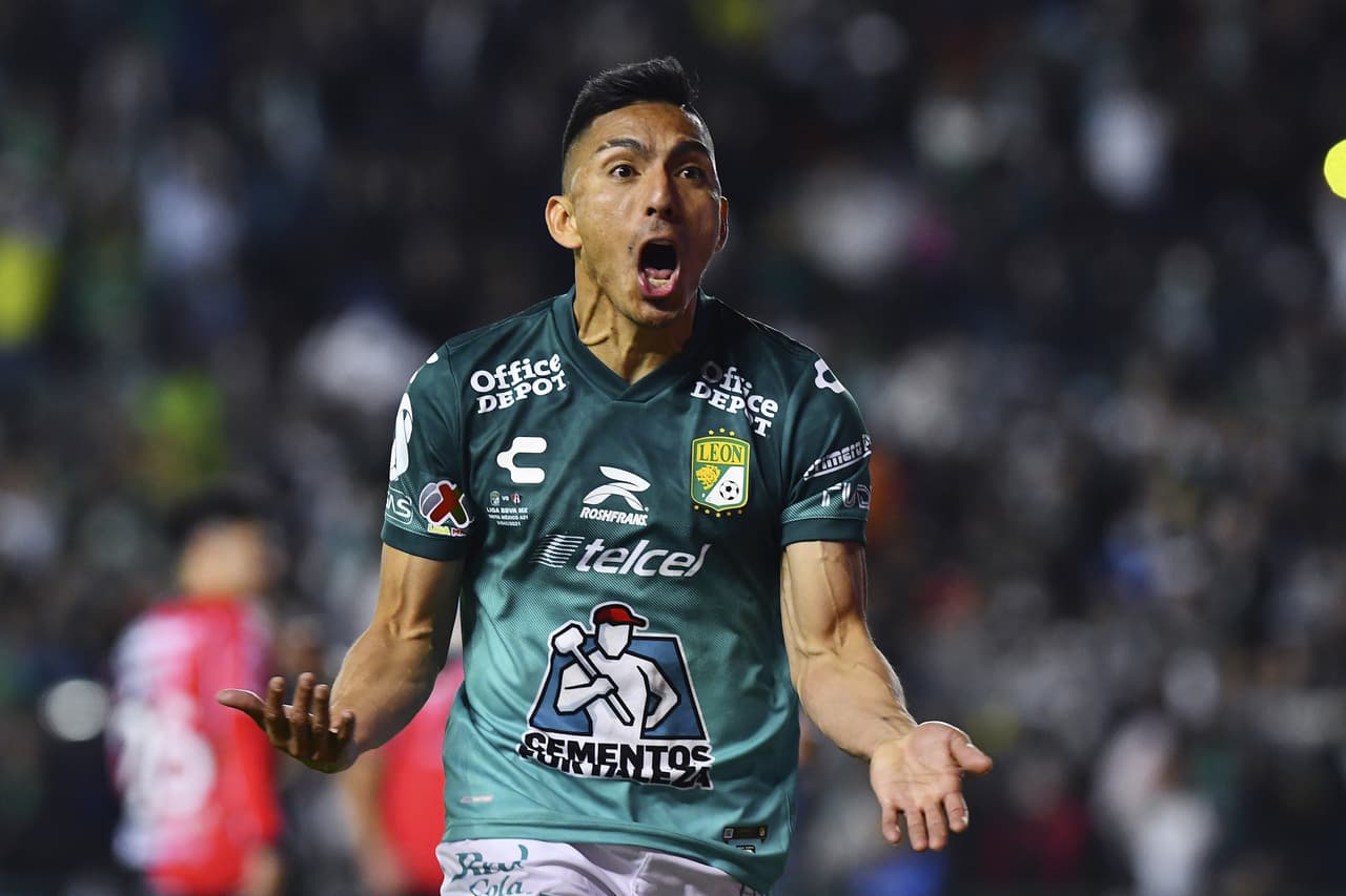 La fiera estuvo en deventaja en dos ocasiones y los goles de Ángel Mena y Victor Dávila le dan la remontada 3-2 sobre el Atlas en la ida de la final del futbol mexicano.