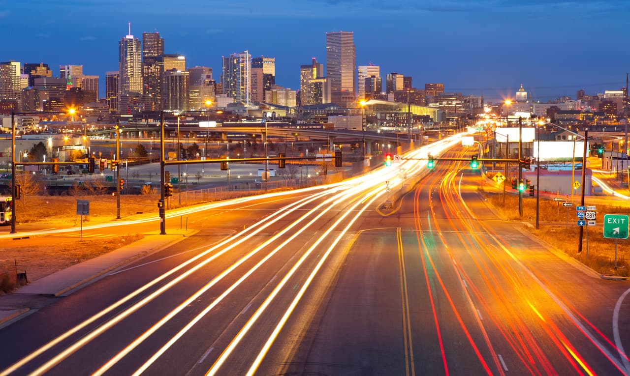 <b>Denver, Colorado.</b> El estudio tomó en cuenta la densidad de población y el nivel educativo de la fuerza laboral. Según la investigación, los sistemas económicos de las ciudades que ofrezcan empleos mejor remunerados podrán restablecerse mejor después de la pandemia.