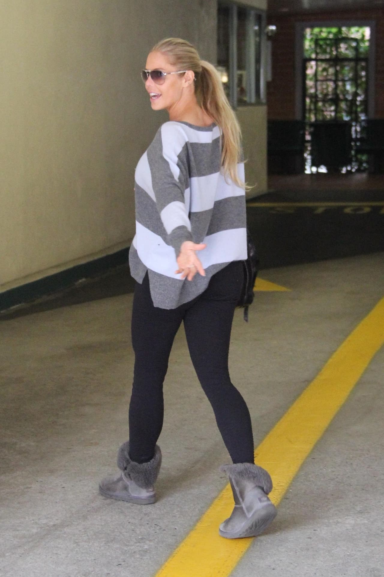 En el 2005, Jessica Canseco debutó como escritora, con el libro 'Juicy: Confessions of a Former Baseball Wife', donde expuso detalles de su relación con el controversial pelotero.