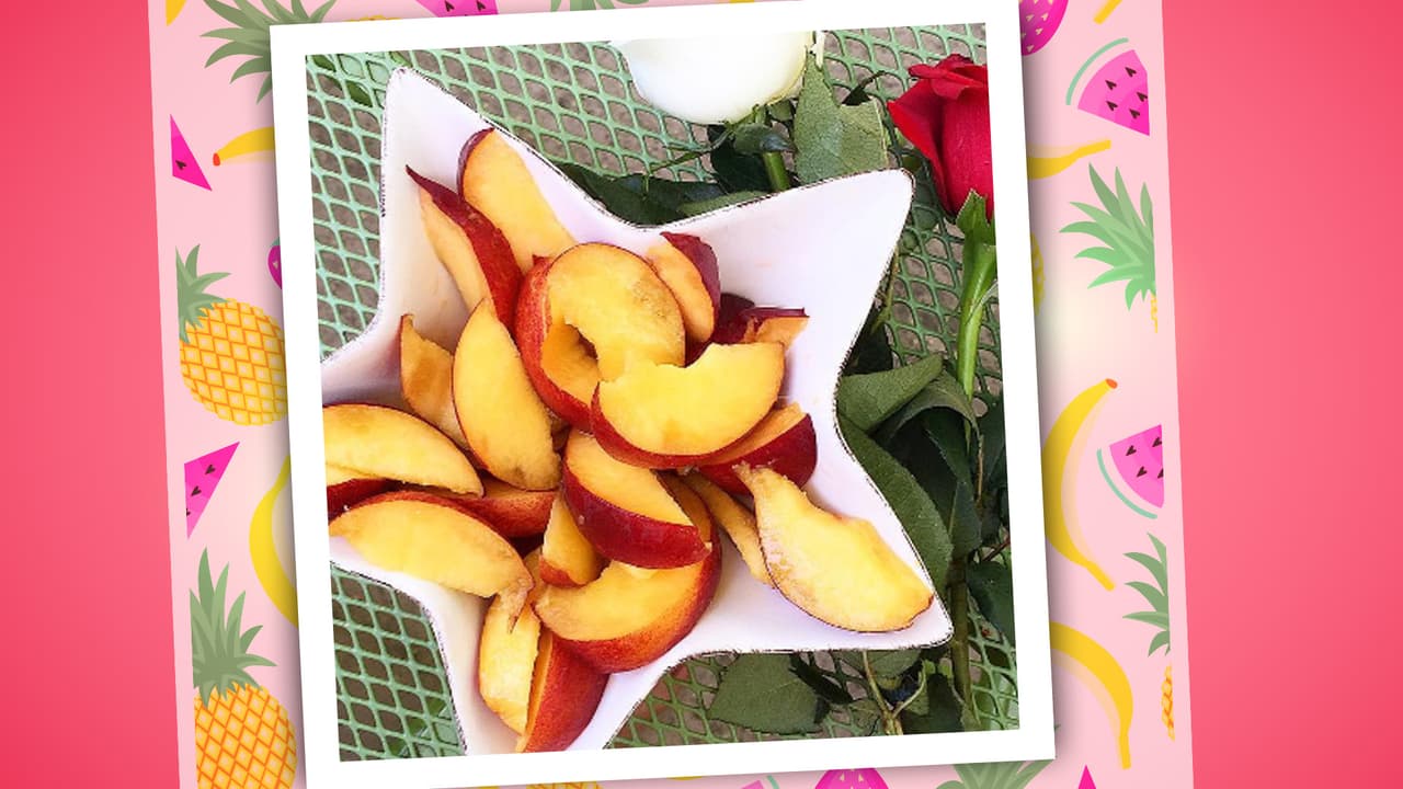 Una de las mejores cosas que le han pasado en su estadía en México es encontrar una gran variedad de frutas frescas y deliciosas. Tener una buena alimentación es indispensable para nuestra digital host y eso lo deja bien claro en su canal de YouTube "The Fruit Gypsy".