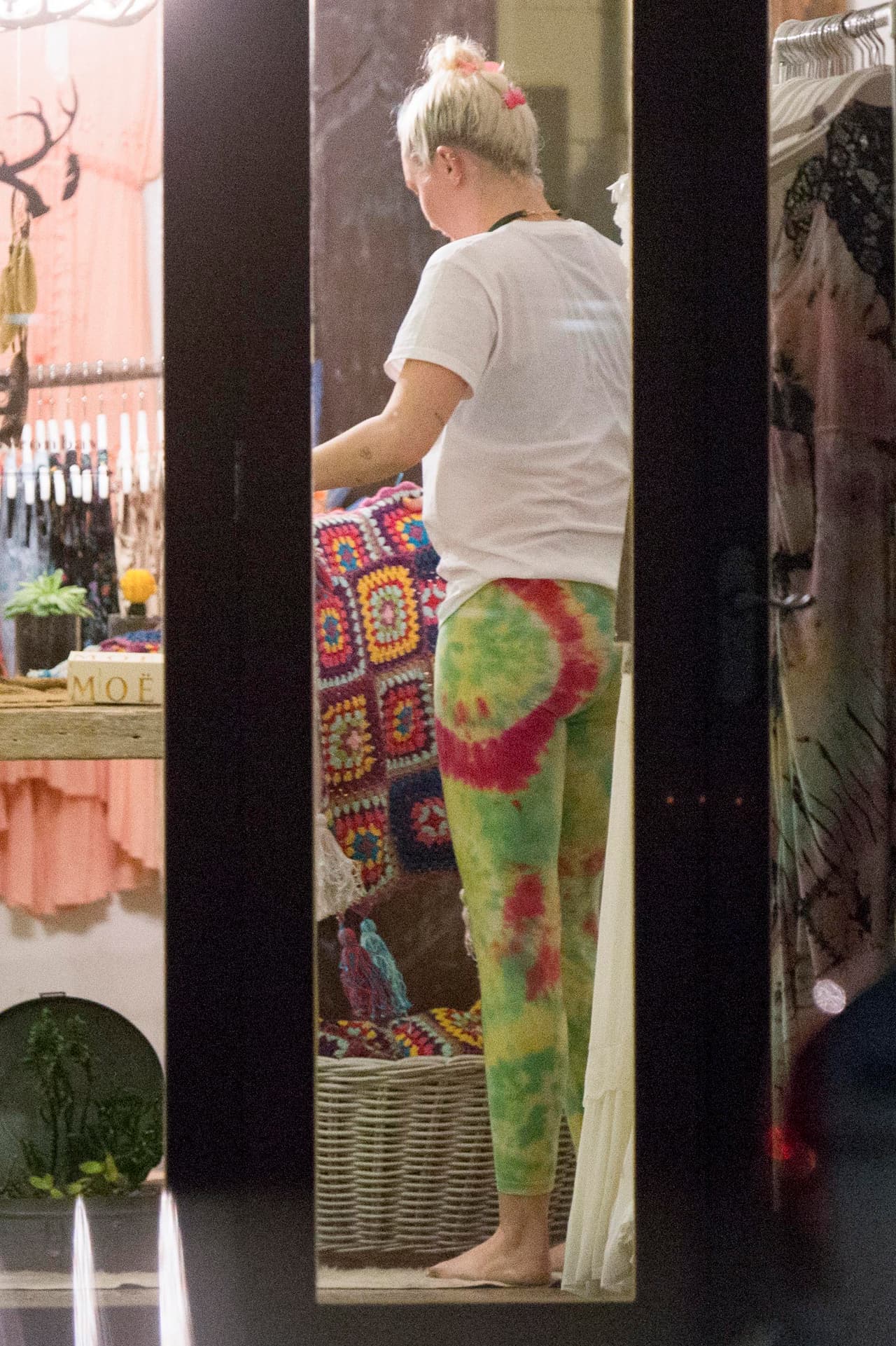 Miley se probó muchísimos outfits.