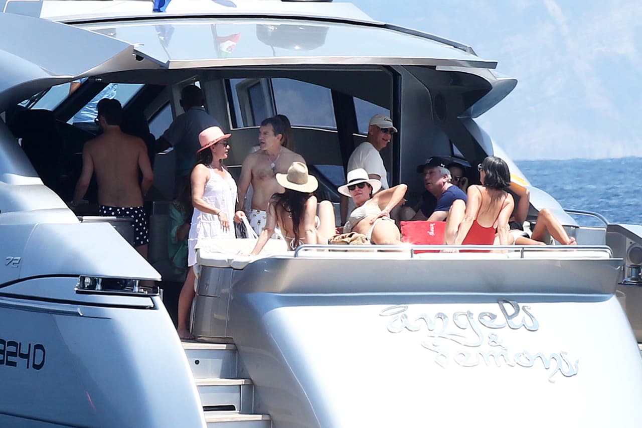 Lugar que, después de unas horitas, puso muy movido a Banderas.