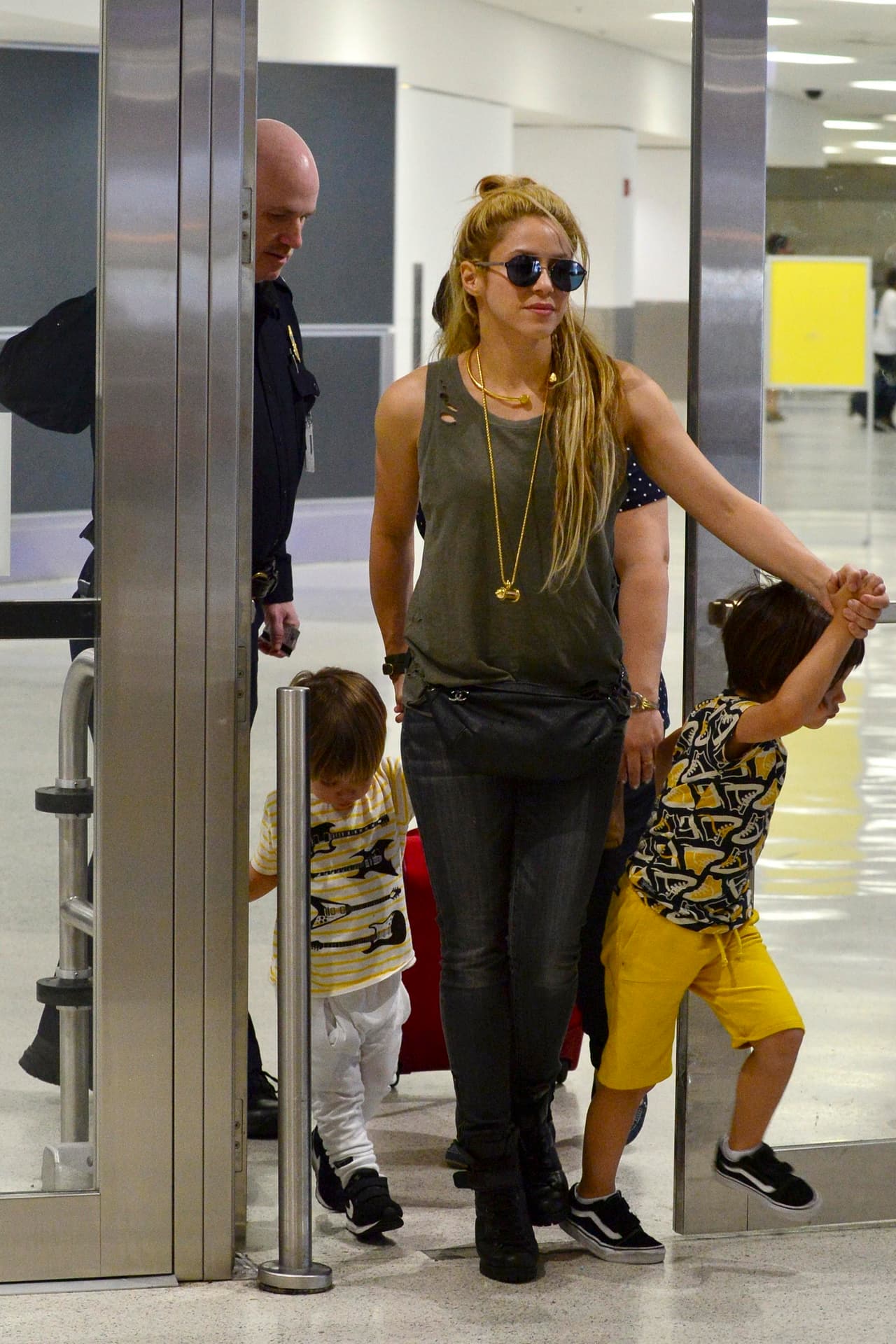 Milan ya tiene cuatro años y Sasha dos.